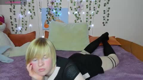 cattie_w_ online show from October 21, 1:50 am