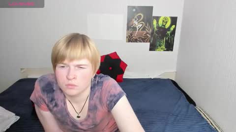 cattie_w_ online show from November 25, 1:16 am