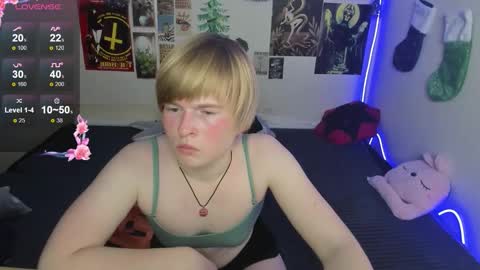 cattie_w_ online show from January 14, 1:22 am