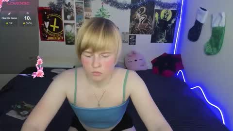 cattie_w_ online show from January 15, 1:21 am