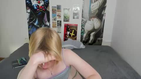 cattie_w_ online show from July 21, 1:08 am