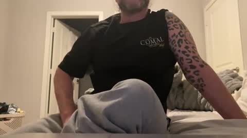 caucasian_caramel online show from September 30, 12:04 am