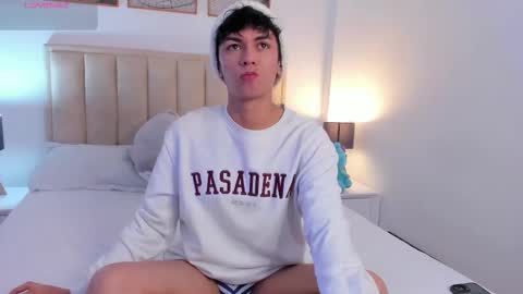 Snapshot of caydensmit chatting on November 5, 4:23 am Cayden online show from November 5, 4:23 am