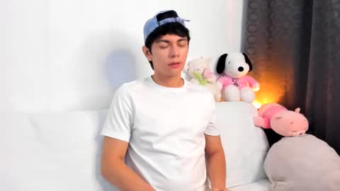 Snapshot of caydensmit chatting on November 16, 4:51 am Cayden online show from November 16, 4:51 am