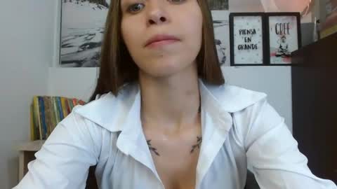 Snapshot of cayetana_01 chatting on April 6, 7:15 pm cayetana online show from April 6, 7:15 pm