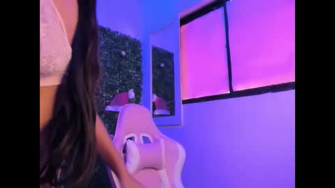 caylin_dolls_ online show from November 29, 6:44 pm