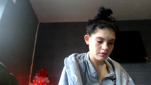 Snapshot of cboo1153 chatting on December 18, 10:10 am cboo1153 online show from December 18, 10:10 am