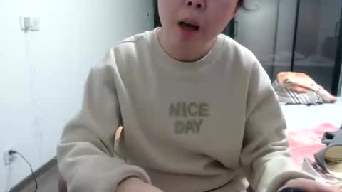 Snapshot of cbz112233 chatting on January 6, 3:29 pm ANNYANNY online show from January 6, 3:29 pm