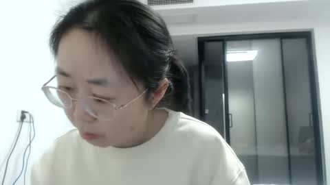 Snapshot of cbz112233 chatting on February 1, 4:11 pm ANNYANNY online show from February 1, 4:11 pm