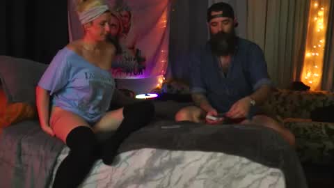 Snapshot of ccgreysweatpants chatting on March 20, 4:17 am WHAT CAN YOU GET US TO DO online show from March 20, 4:17 am
