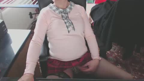 Snapshot of cdheels62 chatting on October 22, 11:43 am jessica online show from October 22, 11:43 am