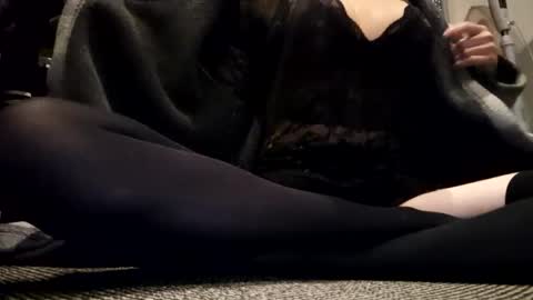 Cdleigh1984 online show from October 18, 10:54 pm