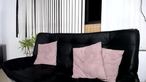 Snapshot of cecihotty4u chatting on February 10, 1:10 am ceci online show from February 10, 1:10 am