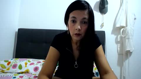 Snapshot of cecihotty4u chatting on February 12, 6:14 pm ceci online show from February 12, 6:14 pm