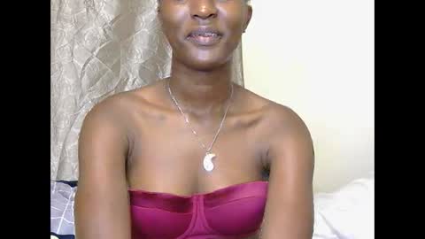 cee_queen online show from June 2, 2:30 pm