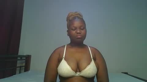 ceepretty25 online show from February 17, 9:32 pm