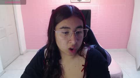 Snapshot of celeste486380 chatting on May 21, 1:07 pm celeste486380 online show from May 21, 1:07 pm