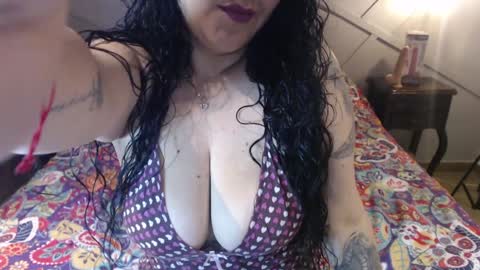 Snapshot of celeste_19sutra chatting on December 12, 3:43 am celeste 19sutra online show from December 12, 3:43 am
