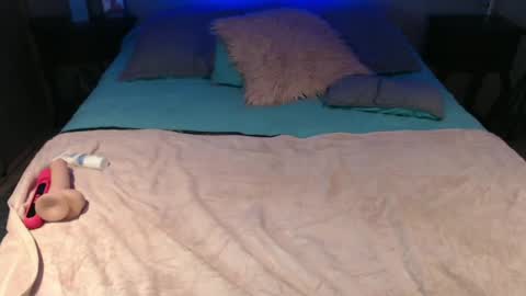 Snapshot of celeste_19sutra chatting on February 6, 3:59 am celeste 19sutra online show from February 6, 3:59 am
