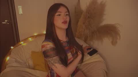 Diane Independent model online show from November 13, 8:52 pm