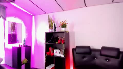 Snapshot of celeste_bdsm chatting on April 30, 4:57 pm celeste_bdsm online show from April 30, 4:57 pm