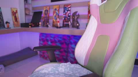 Snapshot of celeste_blazze chatting on December 9, 5:30 pm Celeste online show from December 9, 5:30 pm
