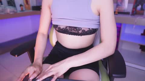 Snapshot of celeste_blazze chatting on December 12, 5:15 pm Celeste online show from December 12, 5:15 pm