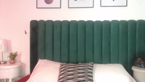 Snapshot of celeste_bs chatting on October 30, 4:14 am Celeste online show from October 30, 4:14 am