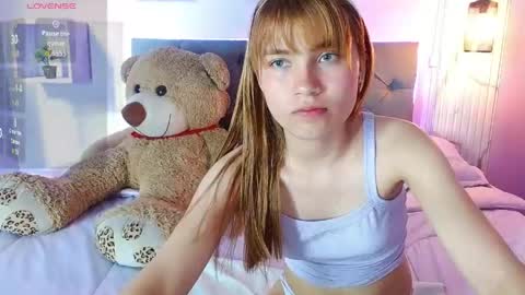 Snapshot of celeste_london chatting on May 16, 6:28 pm C E L E S T E online show from May 16, 6:28 pm