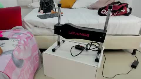 Snapshot of celeste_smmith_ chatting on August 10, 4:05 am celeste_smmith_ online show from August 10, 4:05 am