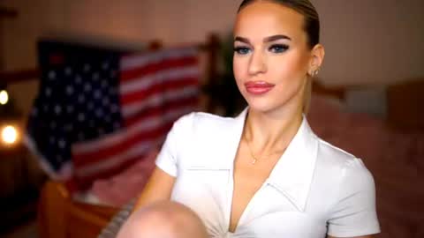 Snapshot of celeste_www chatting on July 13, 5:05 pm Sunflower online show from July 13, 5:05 pm