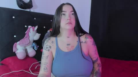 Snapshot of celeste_y_pipe chatting on December 17, 1:33 am Celeste Y Pipe online show from December 17, 1:33 am