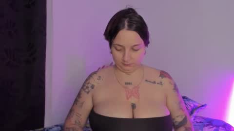 Snapshot of celeste_y_pipe chatting on February 7, 7:01 am Celeste Y Pipe online show from February 7, 7:01 am