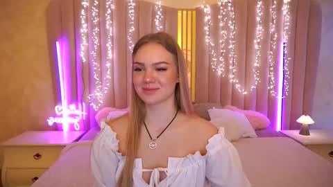 celestenoirr online show from December 15, 7:56 am