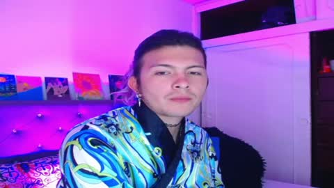 I am Valentinn online show from April 19, 5:45 pm