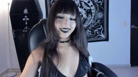   online show from November 6, 10:32 pm