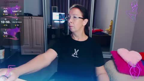 Snapshot of celine_faer1 chatting on June 24, 1:48 am Celine online show from June 24, 1:48 am