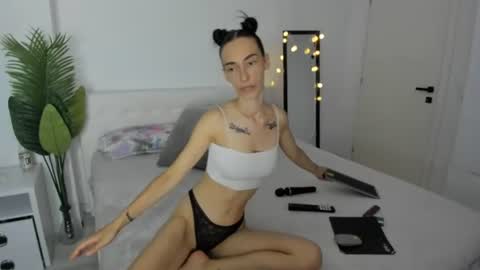 Snapshot of celine_roxelle chatting on July 7, 5:50 pm Celine Roxelle online show from July 7, 5:50 pm