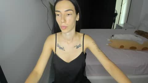 Snapshot of celine_roxelle chatting on July 15, 12:21 pm Celine Roxelle online show from July 15, 12:21 pm