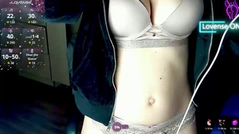 celinereyys online show from January 8, 11:07 pm