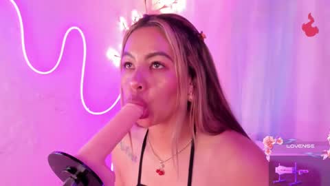 Snapshot of centaurigirls chatting on October 2, 2:29 am Hello guys my name is Sofi and Lizzie and Vanessa online show from October 2, 2:29 am