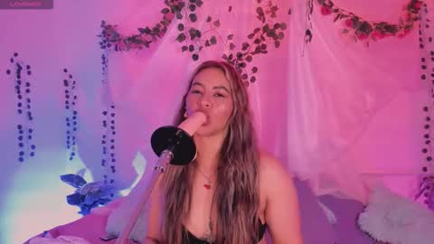 Snapshot of centaurigirls chatting on November 7, 3:28 am Hello guys my name is Sofi and Lizzie and Vanessa online show from November 7, 3:28 am