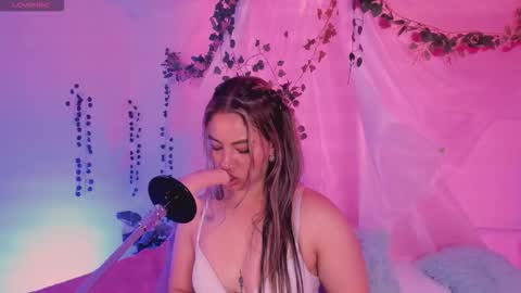 Snapshot of centaurigirls chatting on November 9, 3:16 am Hello guys my name is Sofi and Lizzie and Vanessa online show from November 9, 3:16 am