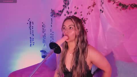 Snapshot of centaurigirls chatting on November 9, 11:25 pm Hello guys my name is Sofi and Lizzie and Vanessa online show from November 9, 11:25 pm