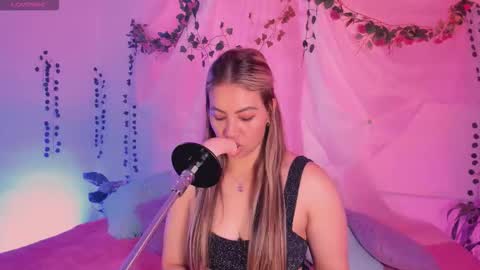 Snapshot of centaurigirls chatting on November 18, 12:38 am Hello guys my name is Sofi and Lizzie and Vanessa online show from November 18, 12:38 am