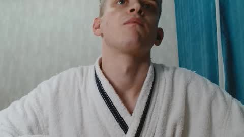 Snapshot of ch1lldril chatting on December 13, 10:48 pm ch1lldrill online show from December 13, 10:48 pm