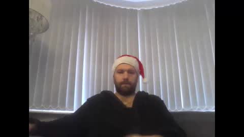 Snapshot of ch33ky85 chatting on December 20, 9:43 am ch33ky85 online show from December 20, 9:43 am