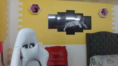 chacorta_ online show from March 28, 2:16 pm