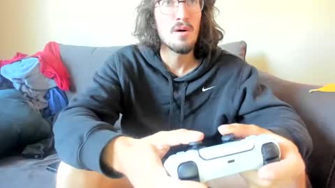 Snapshot of chadpowerz chatting on April 3, 7:01 pm Lydong online show from April 3, 7:01 pm