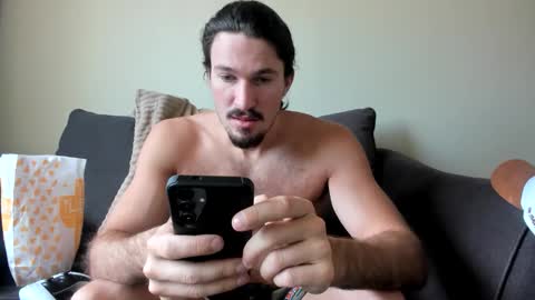 Snapshot of chadpowerz chatting on April 12, 4:45 pm Lydong online show from April 12, 4:45 pm